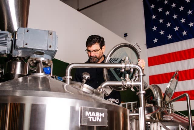 wysiwyg/Mike_Brown_-_Longtab_Head_Brewer.jpg